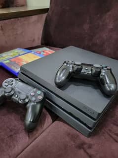 Ps4 pro 1tb with 2 controller and cds 0