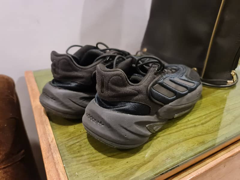 Adidas Ozelia Womens Original Shoes 3
