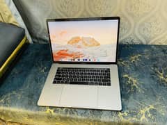 MacBook Pro C- i7 Touch Bar 2018 Model 512GB Apple SSD 16GB Ram !!