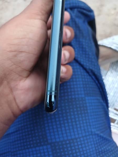 iphone 11 pro 64gb battery 81% condition10/10 pta dual approved 2