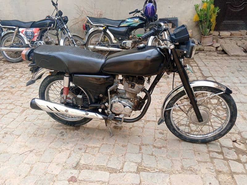 Honda CG125 Bike 3