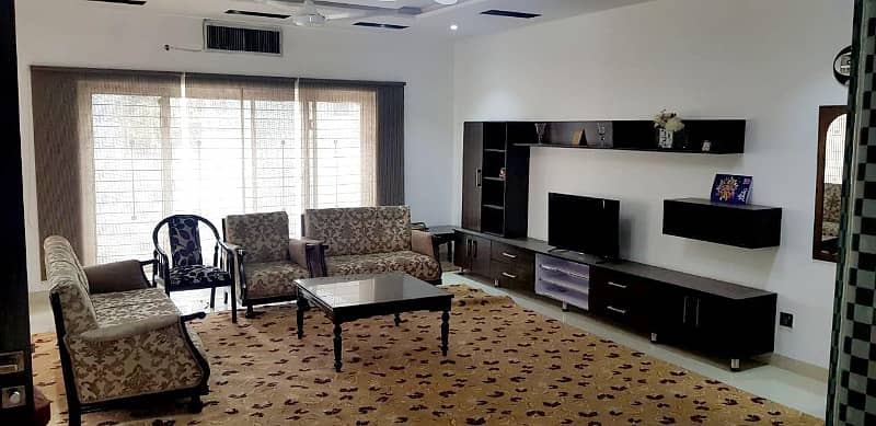 1 Kanal Luxury Furnished house available for rent in Gulbahar Block Bahria town Lahore 11