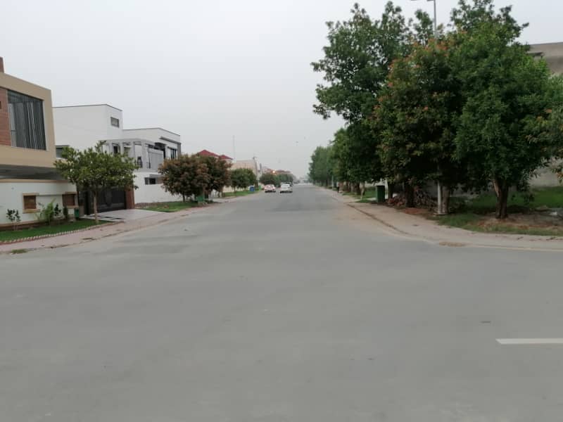 2250 Square Feet Residential Plot For Sale In Beautiful Bahria Town - Quaid Block 16