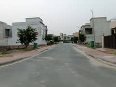 2250 Square Feet Residential Plot For Sale In Beautiful Bahria Town - Quaid Block