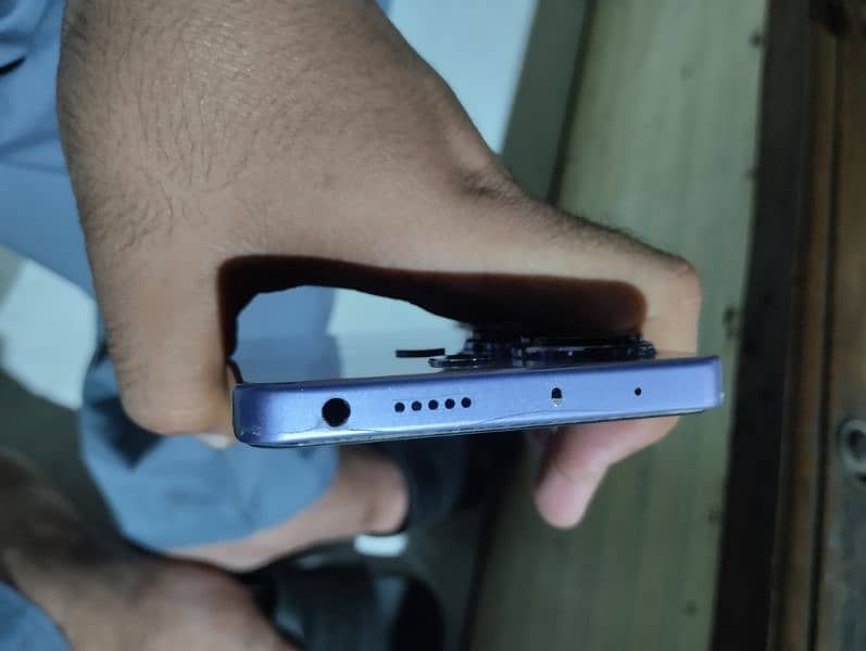 Redmi Note 13 pro Brand New phone. 9