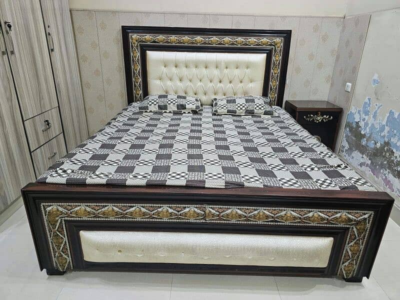 Wood bed 2 side tables and dressing table for sale 3