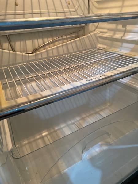 Dawlance Refrigerator - Medium Size 7