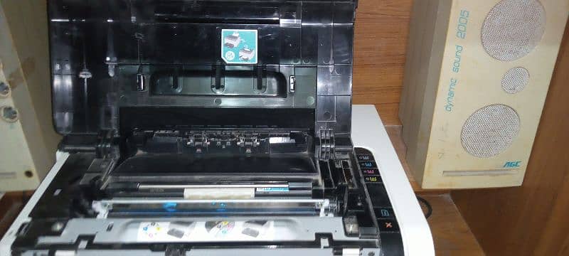 Hp LaserJet CP1025 Color 2