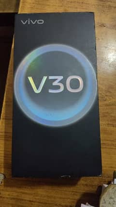 Vivo V30 mobile ha 3weak chalaya hoa ha urgent sell.