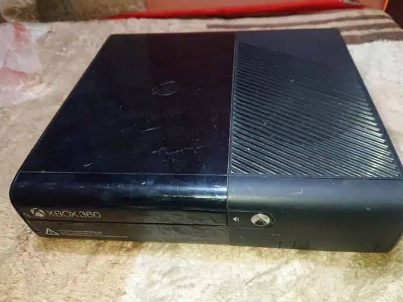 xbox 360 Ultra Slim With 2 Controllers Jtag 320 gb 0