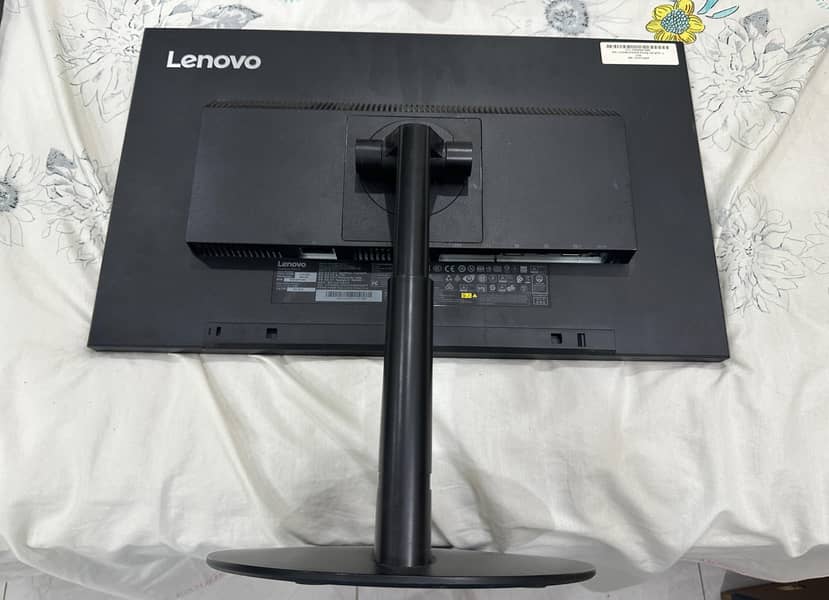 Lenovo ThinkVision P24q-10 | 24" QHD Monitor (Excellent Condition) 2