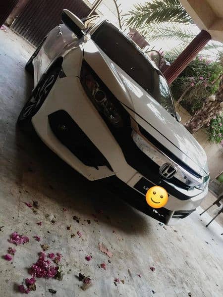 Honda Civic VTi Oriel 2016 white Lahore number 033/69-800/157 6