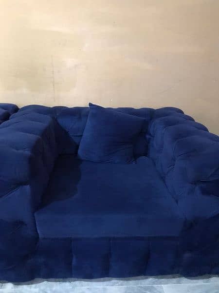 7 seater sofa set in mint condition 2