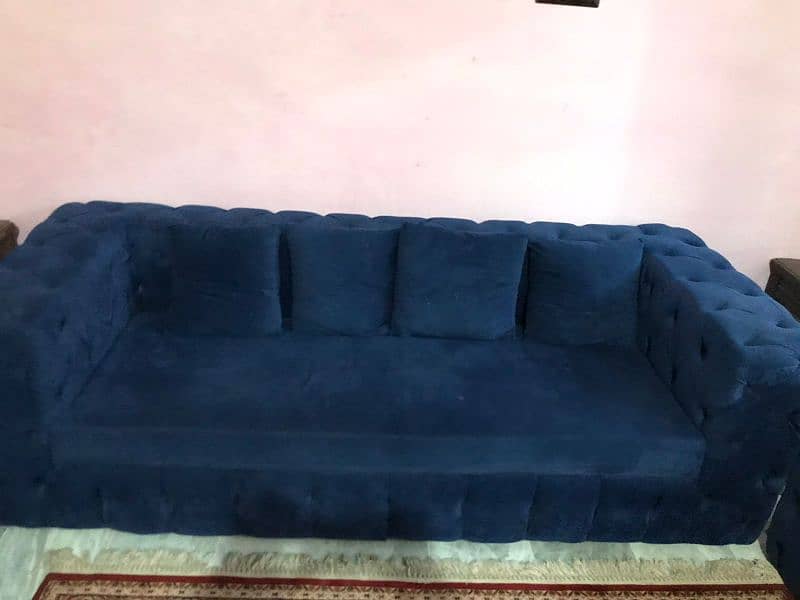 7 seater sofa set in mint condition 3
