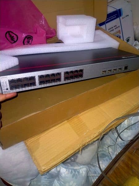 Almost new original Huawei 24Port POE networking Switch with 4SFP port 3