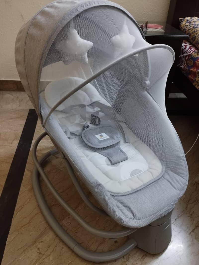 Mastela Electric Swing - 4 in 1 Multi functional Bassinet 5