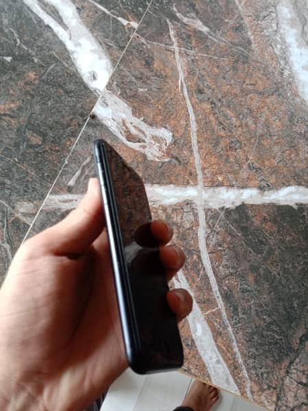 Iphone SE 2020 64 GB Black 1