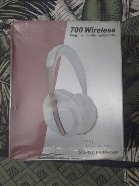 Bose 700 wireless headphones 0