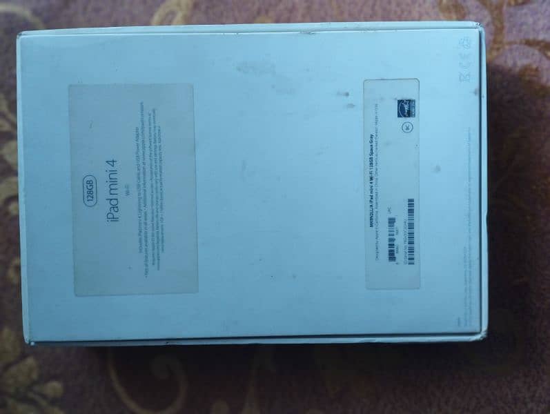 Apple iPad mini 4 6