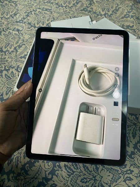 iPad Air 5 M1 Chip Complete Box 7