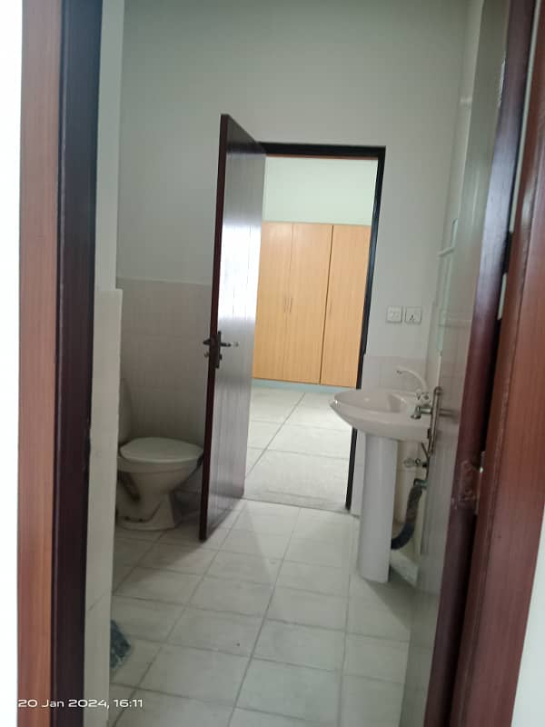 10 Marla lower portion for Rent in PIA Housing society Lahore. 4