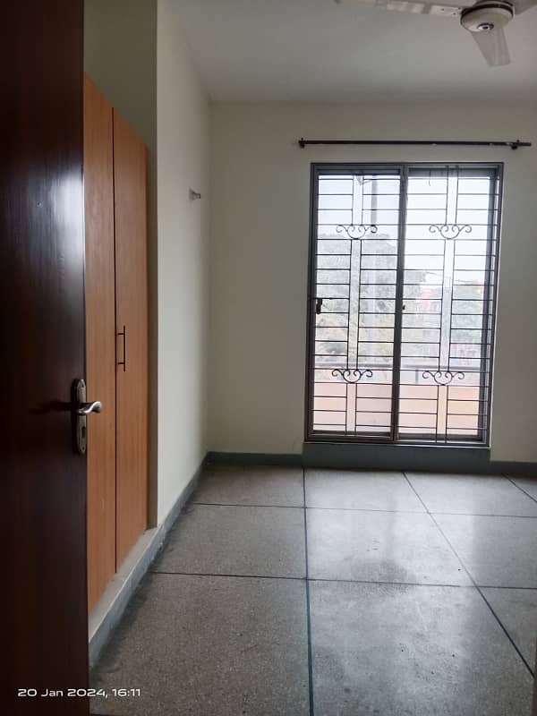 10 Marla lower portion for Rent in PIA Housing society Lahore. 5
