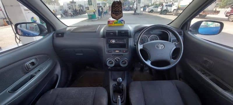 Toyota Avanza 2010 5