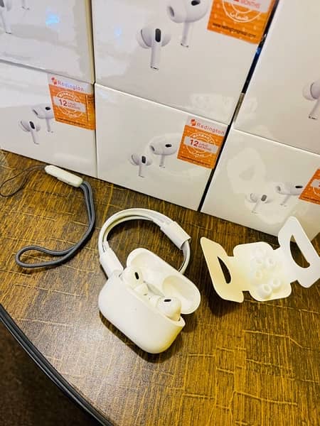 APPLE AIRPODS PRO 2ND GENERATION TYPE C LATEST 4