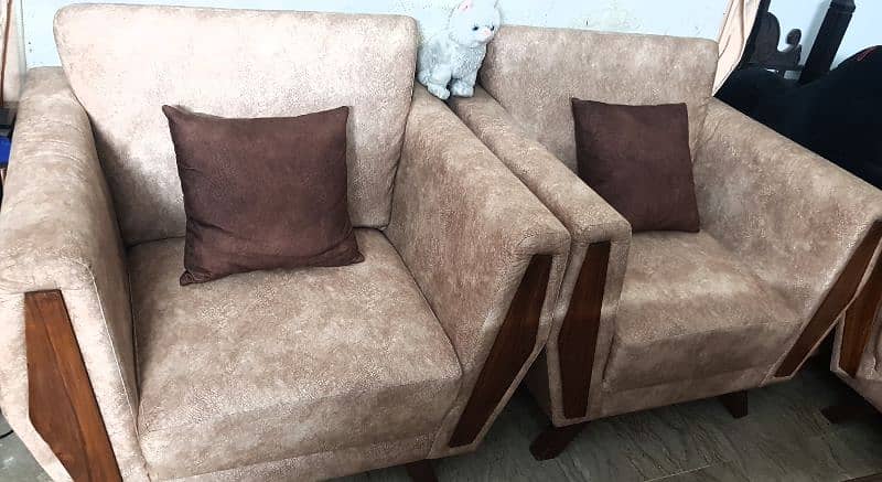 Sofa set 5 seater elegant and decent 1