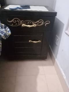 Bed set with 2 side tables and dressing table in new condition