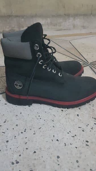 timberland 6" inch waterproof  pr 30000    43 size 0