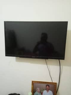 Sony Bravia 32 inches led tv almost new condition 0