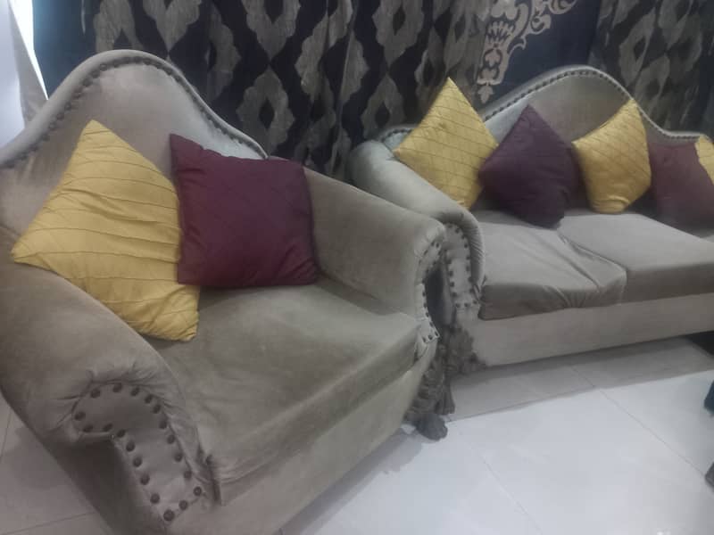 6 seater Sofa 0