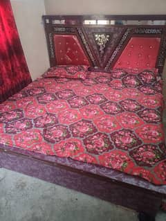 King saiz bed with metres fom