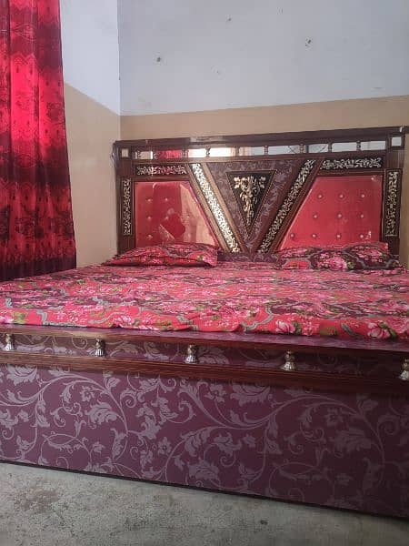 King saiz bed with metres fom 3