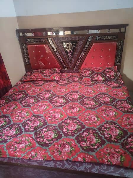 King saiz bed with metres fom 6