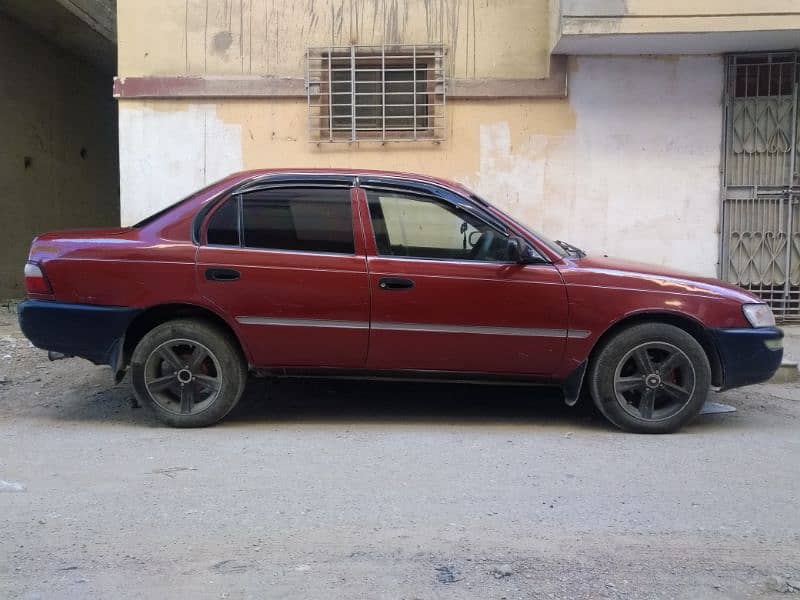 Toyota Corolla XE 2000 1