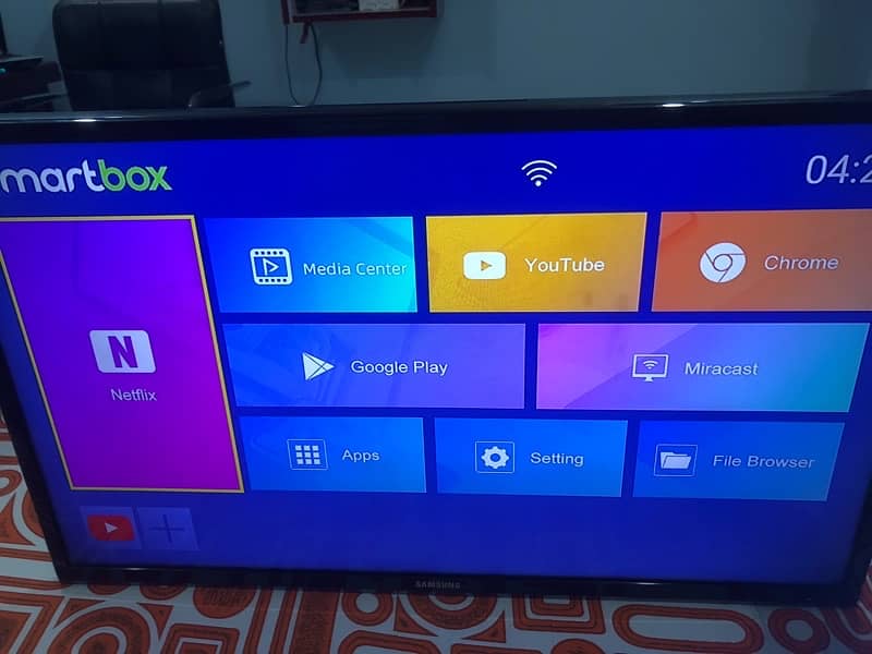 Samsung 32 inch original with smart box 5