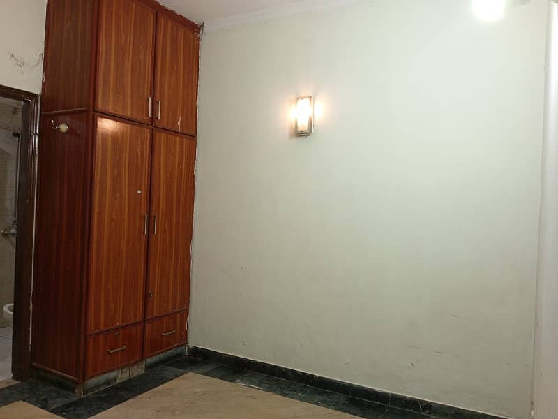 5 MARLA FULL HOUSE FOR RENT IN JOHAR TOWN 12