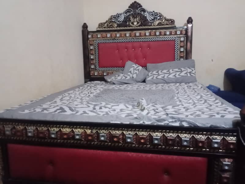 King size double bed with mattress 0
