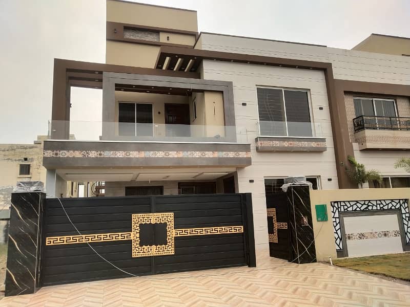 10 Marla House For Sale On Ideal Location Of central block ,Bahria orchard Lahore 7