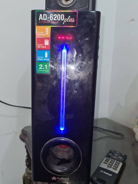 gaming pc with controllers and speakers 12