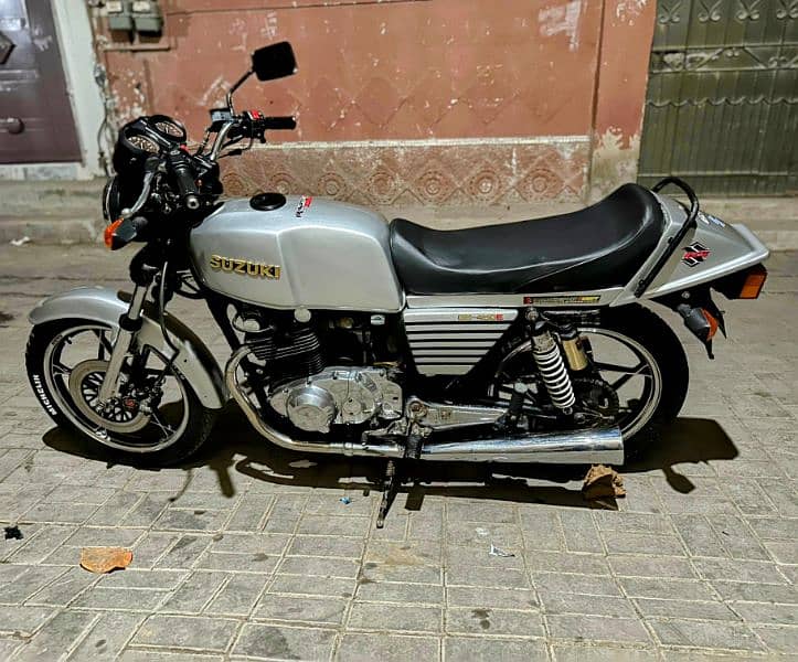 Suzuki GS-450e 2