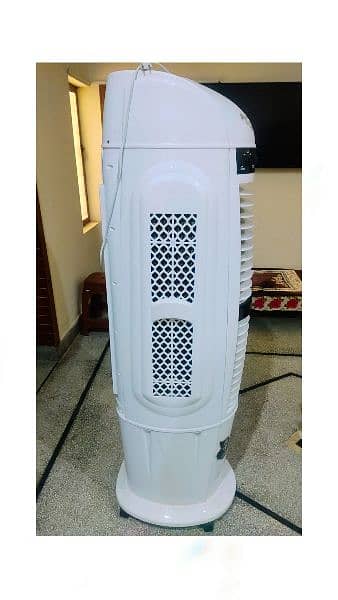 Izone Room Cooler NBS-15000 Cabinet Tower Pure White 2