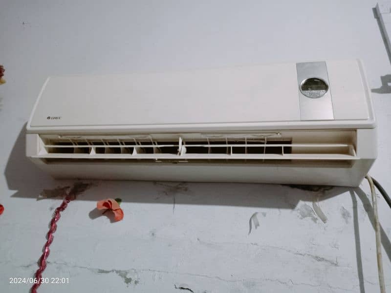 1 Ton Gree AC Available For Sale 1