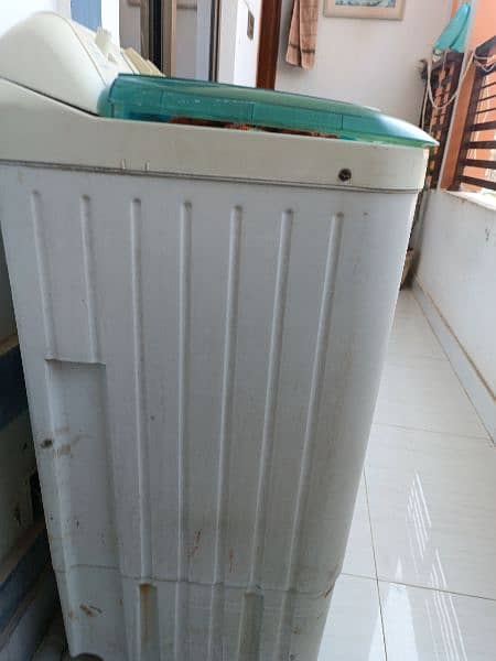 Washing machine for sale. 2