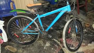 MTB Biycyle with 26 inch tyres and 7 rear gears or front 3 gears