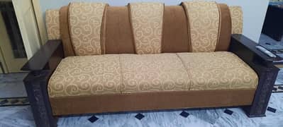 5 Seater Sofa set and Table 0