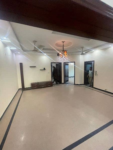 10 marla Lower Portion For Rent in Bahria Town Lahore 5