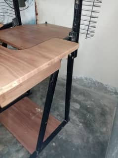 Computer table/